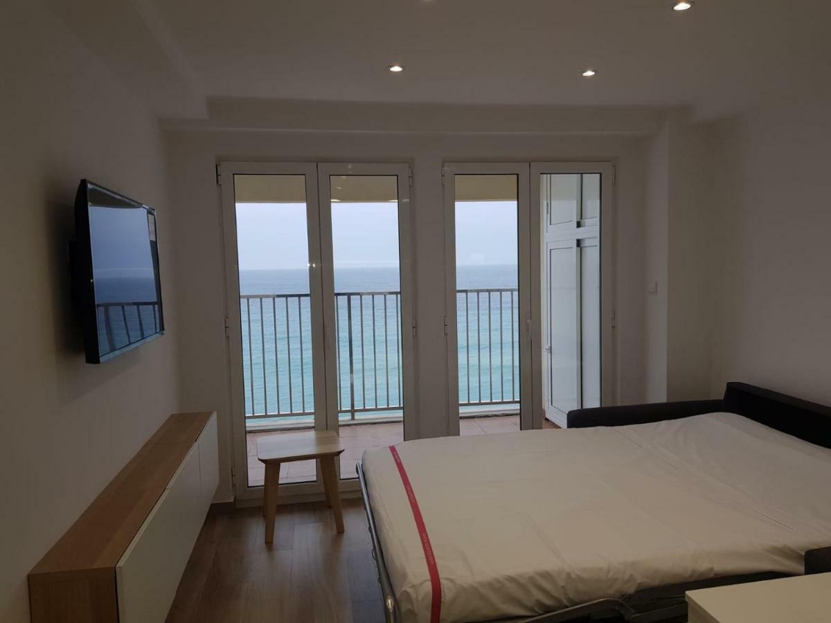 Apartamento En Primera Linia Vistas Al Mar Кастел Пладжа де Аро Екстериор снимка